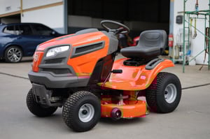 รถตัดหญ้านั่งขับมือสอง Husqvarna จากอเมริกา พร้อมใช้งาน