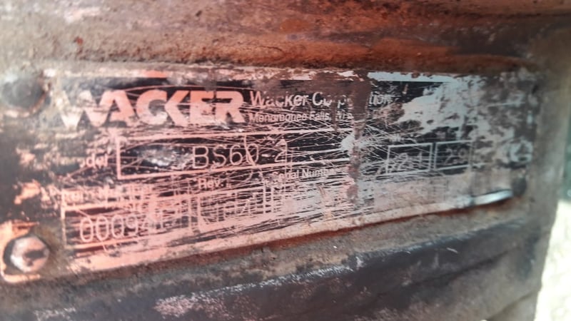 ขายเครื่องตบดินแบบกระโดด WACKER BS60-2 เก่านอก พร้อมใช้งานครับ