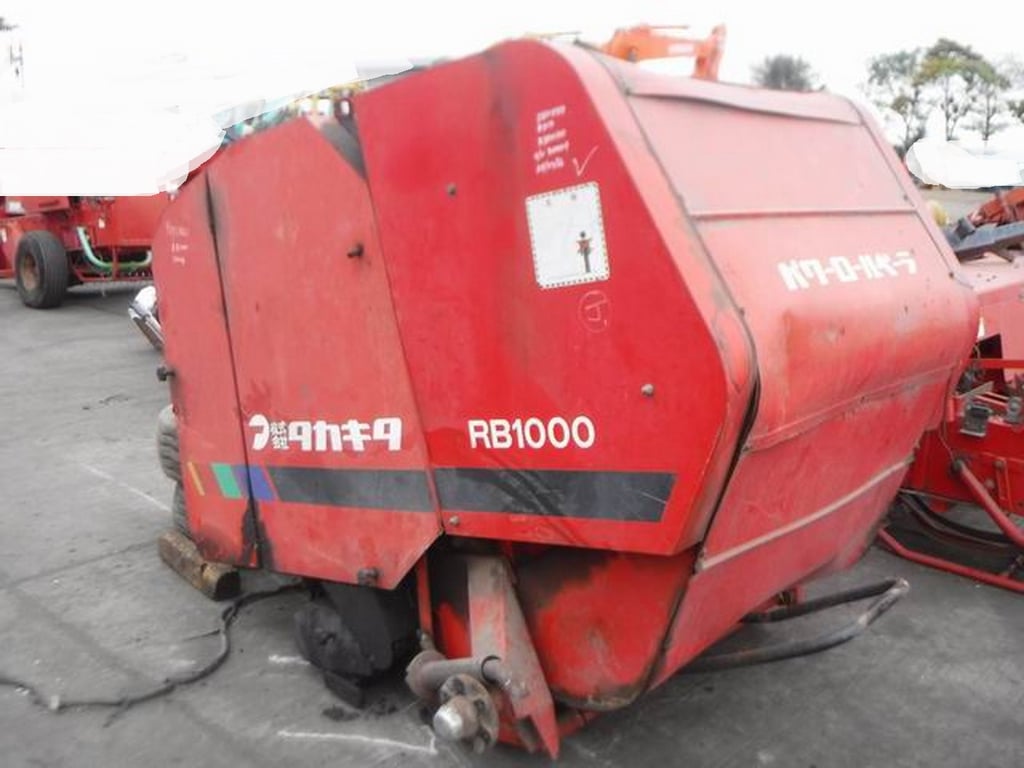เครื่องอัดฟางผลิตฟางหรือใบอ้อยก้อนกลม หลายยี่ห้อ ตามภาพ ครับ NEW HOLLAND , TAKAKITA, ROLL LERDER