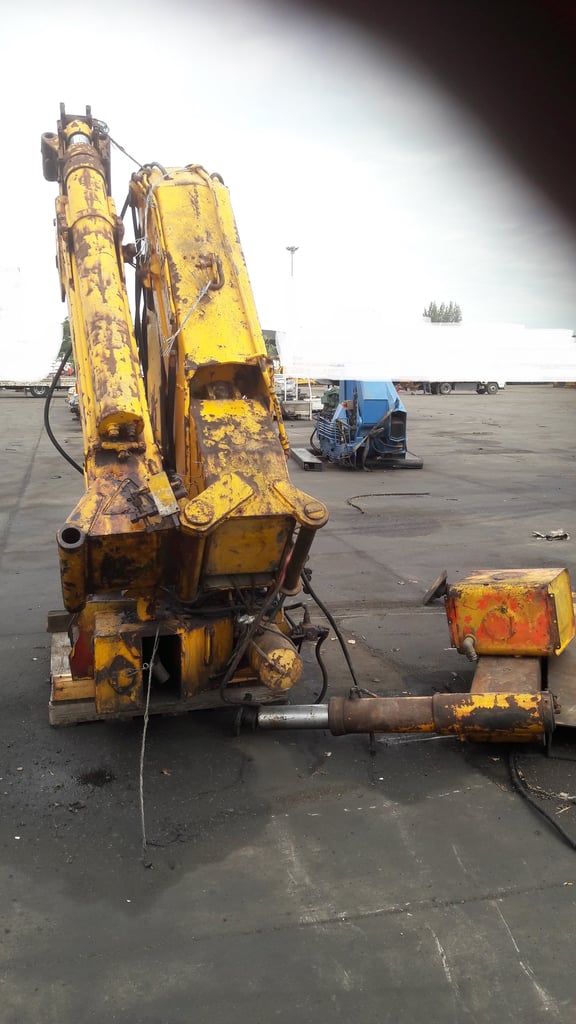 เครนติดหลังรถบรรทุก COPMA ถังไฮโดรลิค พร้อมปั้ม ยกได้ 10 ตัน 4 ปลอก