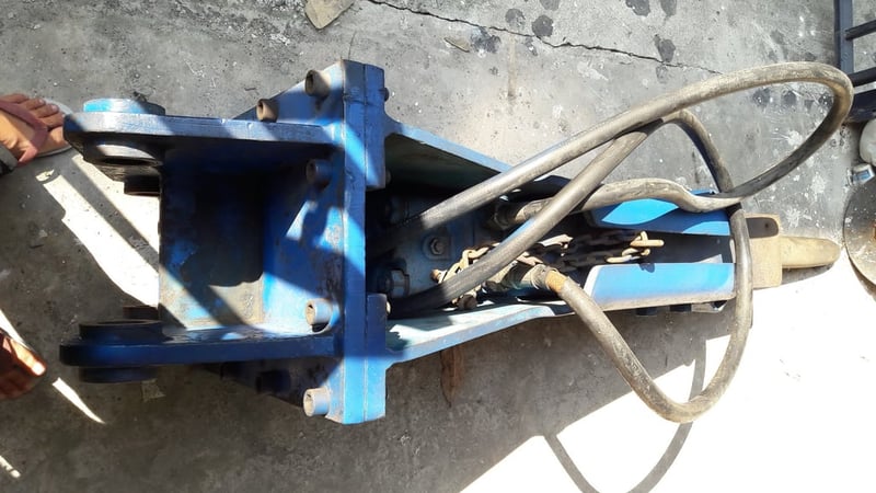 KRUPP HM301 หัวกระแทก น้ำหนัก 450 Kgs ประเทศ เยอรมัน ซอกใน 17 ซม. รูสลัก 45 mm. เข็ม 80mm. KRUPP HM301 หัวกระแทก น้ำหนัก 450 Kgs ประเทศ เยอรมัน ซอกใน 17 ซม. รูสลัก 45 mm. เข็ม 80mm.