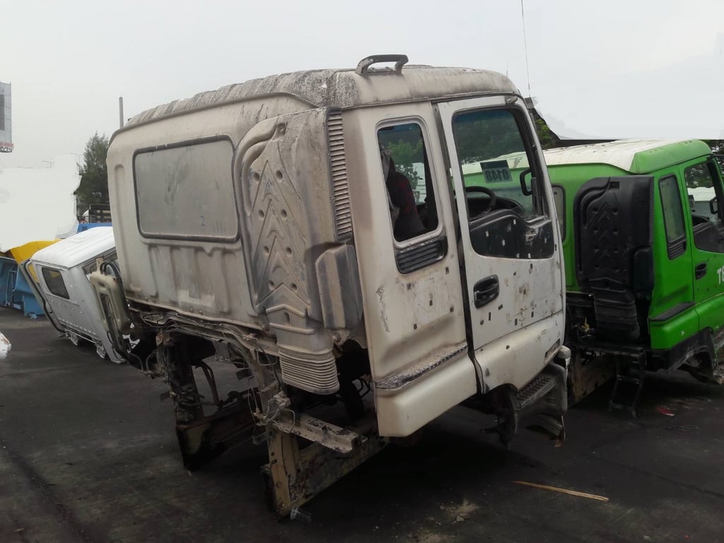 หัวเก๋ง ISUZU CXH51พร้อมคัสซี 3ใบปัด