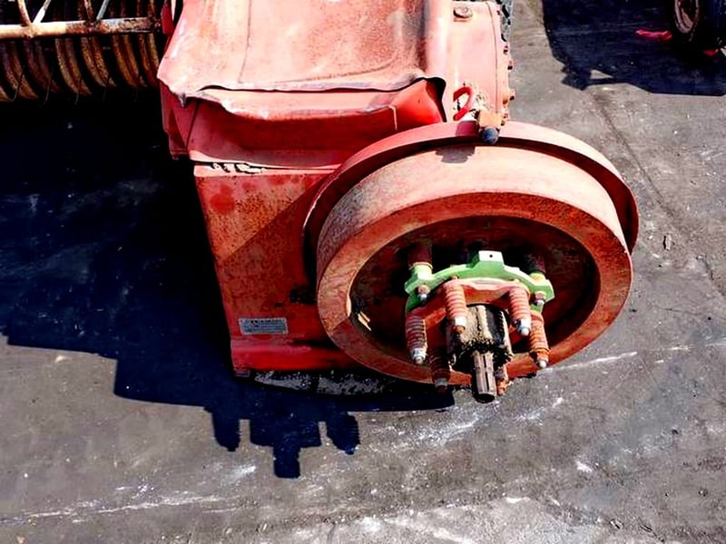 เครื่องอัดฟาง อัดใบอ้อย ยี่ห้อ NEW HOLLAND รุ่น 274 และยี่ห้อ STAR รุ่น  THB2000