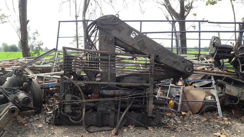 เครนติดรถบรรทุก HIAB105-2 ยกได้ 4.5 ตัน