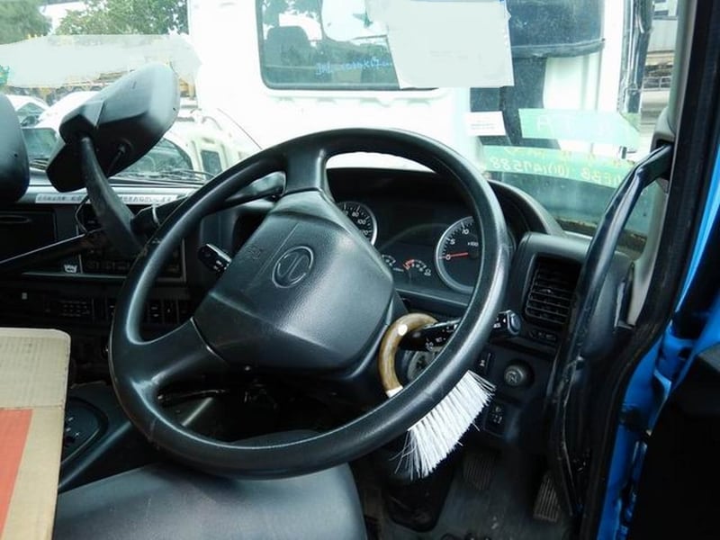 หัวเก๋ง HINO 3ใบปัด เกียร์ออโต้ กระจกไฟฟ้า หัวเก๋ง HINO 3ใบปัด เกียร์ออโต้ กระจกไฟฟ้า