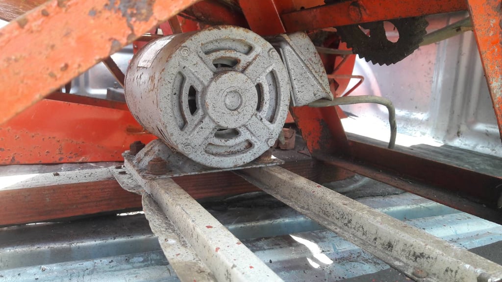 เครื่องย่อยกิ่งไม้ พร้อมมอเตอร์ เก่าเมืองนอก 