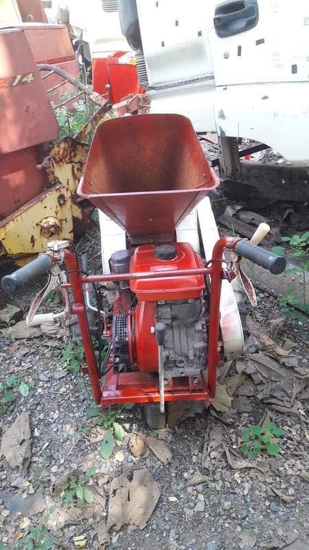 เครื่องย่อยกิ่งไม้ พร้อมเครื่อง เก่าเมืองนอก พร้อมใช้งาน เครื่องย่อยกิ่งไม้ พร้อมเครื่อง เก่าเมืองนอก พร้อมใช้งาน