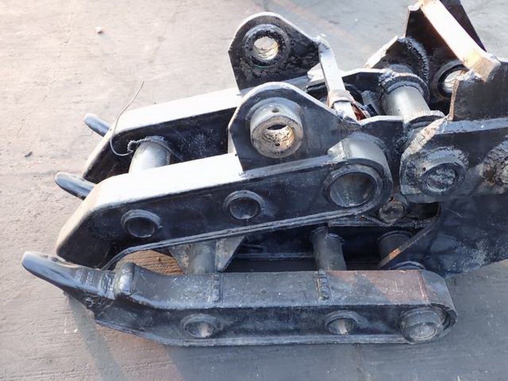 คีบไม้ หนีบไม้ สำหรับรถขุด สลักโต 70 มม. เก่าเมืองนอก