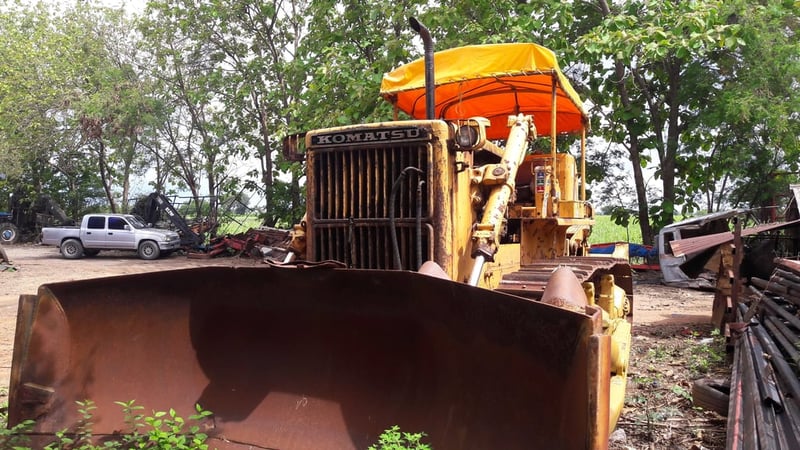 ขายรถดันดิน KOMATSU D85-12 เก่านอก พร้อมใช้งาน