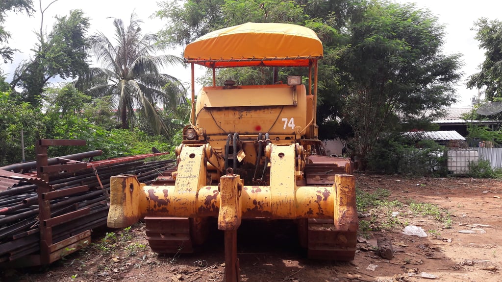 ขายรถดันดิน KOMATSU D85-12 เก่านอก พร้อมใช้งาน