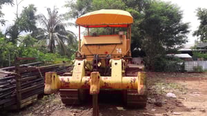 ขายรถดันดิน KOMATSU D85-12 เก่านอก พร้อมใช้งาน