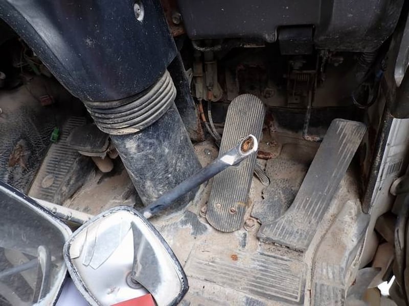 หัวเก๋ง ISUZU CXH51พร้อมคัสซี 3ใบปัด