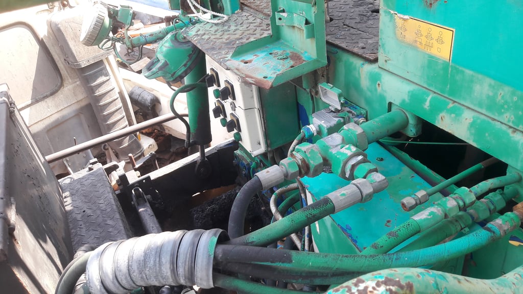 รถปูยาง VOGELE SUPER 1600 ระยะปู 4.75 -6 เมตร เครื่องดอยซ์ 6 สูบ รถปูยาง VOGELE SUPER 1600 ระยะปู 4.75 -6 เมตร เครื่องดอยซ์ 6 สูบ