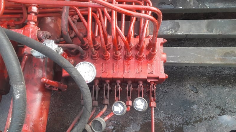 เครนติดหลังรถบรรทุก ยี่ห้อ ATLAS KRANS 3 ปลอก ยกได้ 3 ตัน