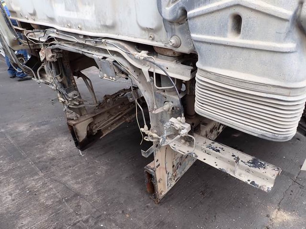 หัวเก๋ง ISUZU CXH51พร้อมคัสซี 3ใบปัด