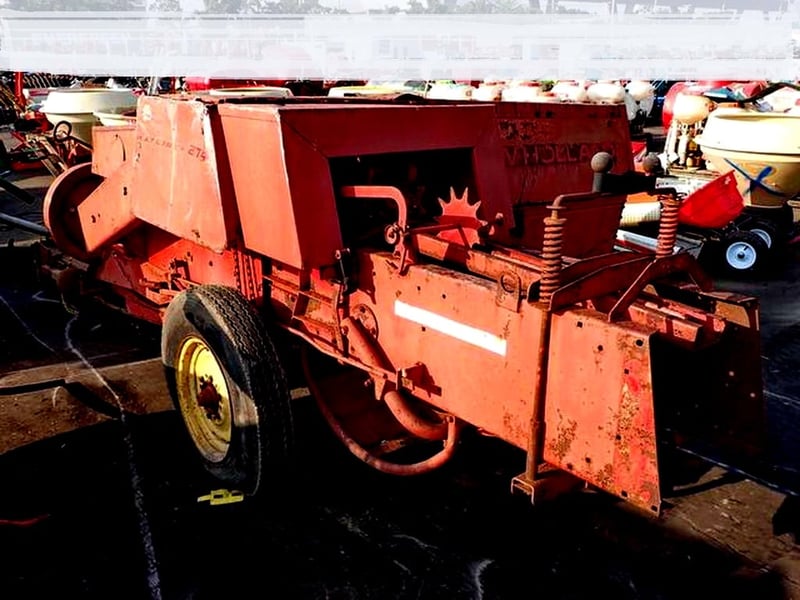 เครื่องอัดฟาง อัดใบอ้อย ยี่ห้อ NEW HOLLAND รุ่น 274 และ ยี่ห้อ STAR THB2000