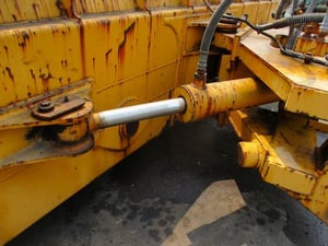 ใบมีดดัน รถตัก KOMATSU WA-200 ใบมีกว้าง 3.90 เมตร สูง 1 เมตร ใบมีดดัน รถตัก KOMATSU WA-200 ใบมีกว้าง 3.90 เมตร สูง 1 เมตร