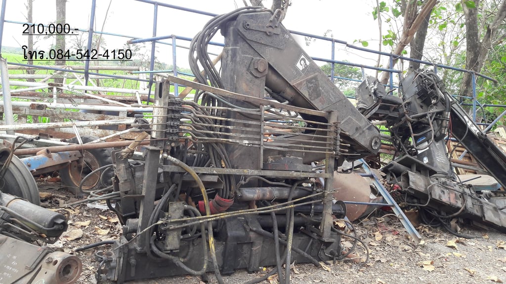 เครนติดรถบรรทุก HIAB105-2 ยกได้ 4.5 ตัน