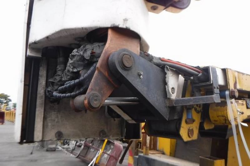 ขายกระเช้าติดรถบรรทุก SOOSAN 3 ปลอก ยืดได้ 16 เมตร เก่าเมืองนอก