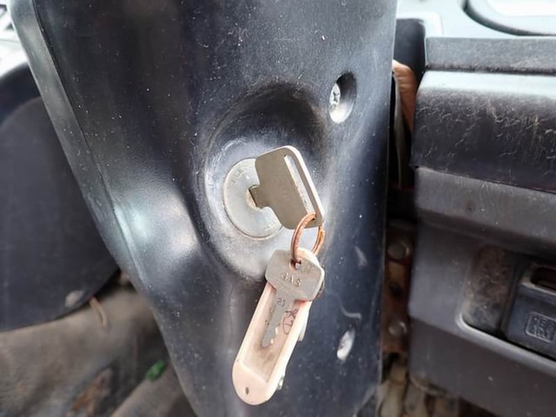 หัวเก๋ง ISUZU CXH51พร้อมคัสซี 3ใบปัด หัวเก๋ง ISUZU CXH51พร้อมคัสซี 3ใบปัด