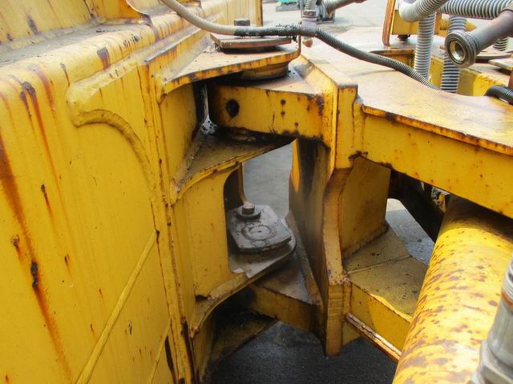 ใบมีดดัน รถตัก KOMATSU WA-200 ใบมีกว้าง 3.90 เมตร สูง 1 เมตร ใบมีดดัน รถตัก KOMATSU WA-200 ใบมีกว้าง 3.90 เมตร สูง 1 เมตร