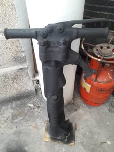 ขายสกัดคอนกรีตและย้ำรีเวทลม TOKU รุ่น AA-13B, TCA-7, TPB-60,TCB-200,TCB-300 ใช้กับเครื่องปั๊มลม
