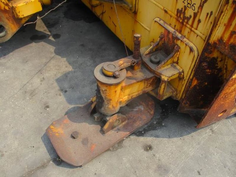 ใบมีดดัน รถตัก KOMATSU WA-200 ใบมีกว้าง 3.90 เมตร สูง 1 เมตร ใบมีดดัน รถตัก KOMATSU WA-200 ใบมีกว้าง 3.90 เมตร สูง 1 เมตร