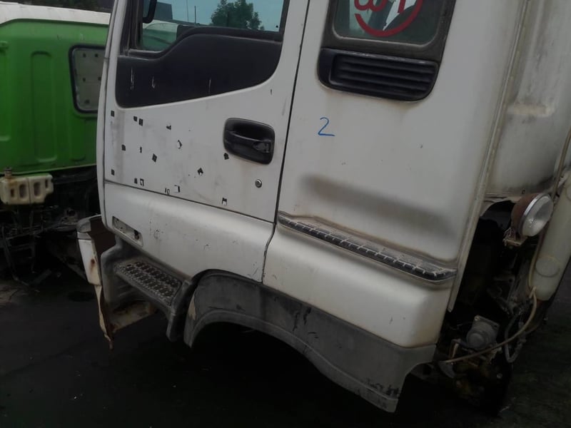 หัวเก๋ง ยี่ห้อ ISUZU เก่าเมืองนอก ใส่ได้กับรถบรรทุกทุกรุ่น หัวเก๋ง ยี่ห้อ ISUZU เก่าเมืองนอก ใส่ได้กับรถบรรทุกทุกรุ่น