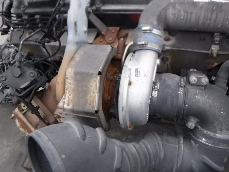 เครื่องยนต์ คอมอลเรล HINO K13C เครื่องยนต์ 6 สูบ 370 แรงม้า พร้อมเกียร์ และอินเตอร์คูลเลอร์ ไม่มีกล่องนะครับ 