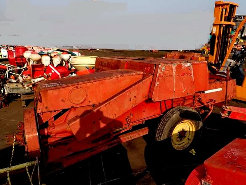 เครื่องอัดฟาง อัดใบอ้อย ยี่ห้อ NEW HOLLAND รุ่น 274 เครื่องอัดฟาง อัดใบอ้อย ยี่ห้อ NEW HOLLAND รุ่น 274