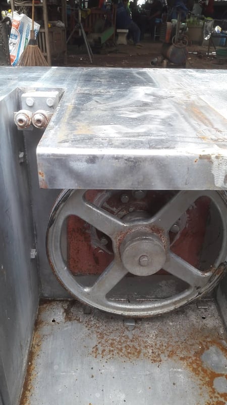 เครื่องตัด โต๊ะสแตนเลส แบบสายพาน ยี่ห้อ PENDULUM มอเตอร์ ขนาด 3 แรงม้า