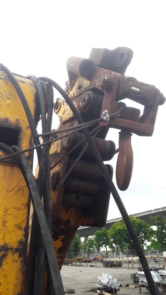 เครนติดหลังรถบรรทุก COPMA ยกได้ 10 ตัน 4 ปลอก เครนติดหลังรถบรรทุก COPMA ยกได้ 10 ตัน 4 ปลอก