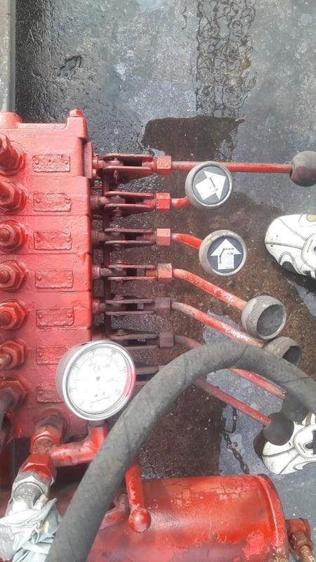 เครนติดหลังรถบรรทุก ยี่ห้อ ATLAS KRANS 3 ปลอก ยกได้ 3 ตัน เครนติดหลังรถบรรทุก ยี่ห้อ ATLAS KRANS 3 ปลอก ยกได้ 3 ตัน