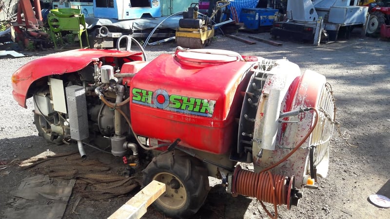 เครื่องฉีดพ่นยา แบบลากจูง MARUYAMA บรรจุ 600 ลิตร และ นั่งขับ SHOSHIN บรรจุ 400 ลิตร