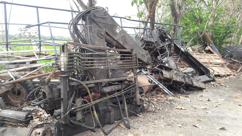 เครนติดรถบรรทุก HIAB105-2 ยกได้ 4.5 ตัน พร้อมปั้มไฮโดรลิค