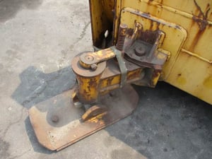 ใบมีดดัน รถตัก KOMATSU WA-200 ใบมีกว้าง 3.90 เมตร สูง 1 เมตร ใบมีดดัน รถตัก KOMATSU WA-200 ใบมีกว้าง 3.90 เมตร สูง 1 เมตร