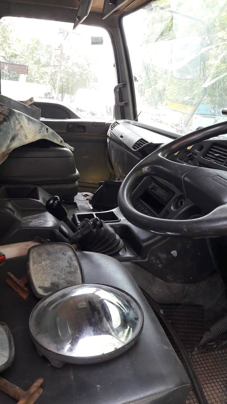 หัวเก๋ง ISUZU DECA ทําสีแล้ว สามารถใส่ได้ กับรถบรรทุกทุกรุ่น ปรับแต่งนิดหน่อย ปรึกษาช่างของท่านดู