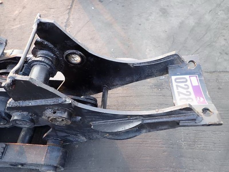 คีบไม้ หนีบไม้ สำหรับรถขุด สลักโต 70 มม. เก่าเมืองนอก