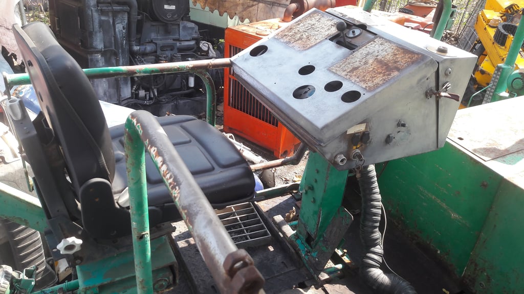 รถปูยาง VOGELE SUPER 1600 ระยะปู 4.75 -6 เมตร เครื่องดอยซ์ 6 สูบ รถปูยาง VOGELE SUPER 1600 ระยะปู 4.75 -6 เมตร เครื่องดอยซ์ 6 สูบ