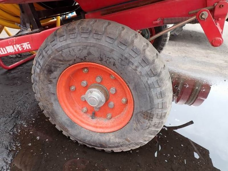 เครื่องฉีดพ่นยา แบบลากจูง MARUYAMA บรรจุ 600 ลิตร และ นั่งขับ SHOSHIN รุ่น 35-3WD-406บรรจุ 400 ลิตร