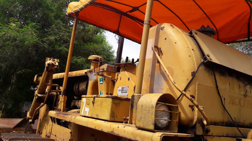 ขายรถดันดิน KOMATSU D85-12 เก่านอก พร้อมใช้งาน ขายรถดันดิน KOMATSU D85-12 เก่านอก พร้อมใช้งาน