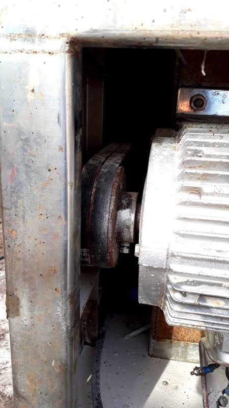 เครื่องตัด โต๊ะสแตนเลส แบบสายพาน ยี่ห้อ PENDULUM มอเตอร์ ขนาด 3 แรงม้า