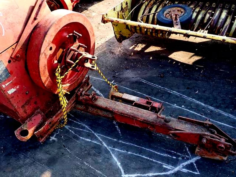 เครื่องอัดฟาง อัดใบอ้อย ยี่ห้อ NEW HOLLAND รุ่น 274 และยี่ห้อ STAR