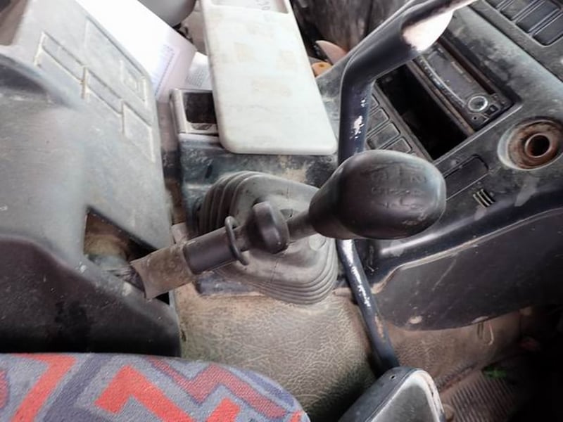 หัวเก๋ง ISUZU CXH51พร้อมคัสซี 3ใบปัด