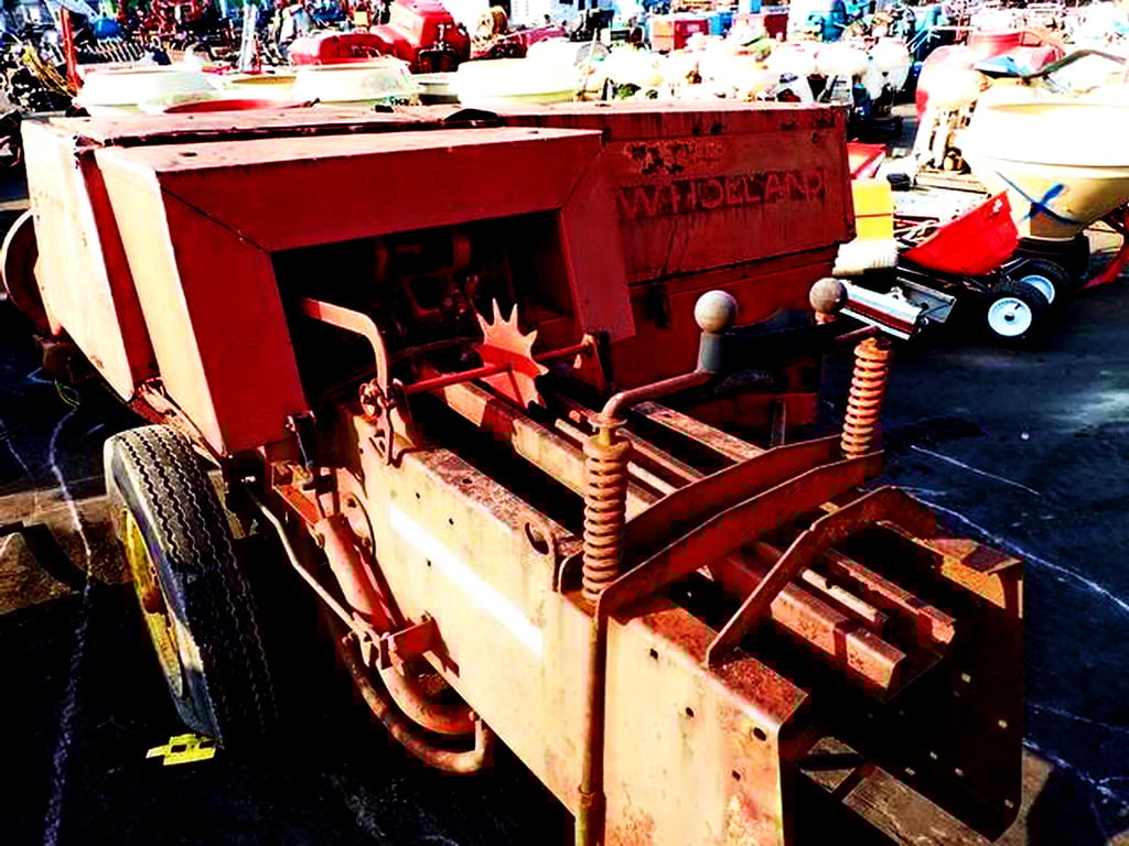 เครื่องอัดฟาง อัดใบอ้อย ยี่ห้อ NEW HOLLAND รุ่น 274 และยี่ห้อ STAR THB2000 เครื่องอัดฟาง อัดใบอ้อย ยี่ห้อ NEW HOLLAND รุ่น 274 และยี่ห้อ STAR THB2000