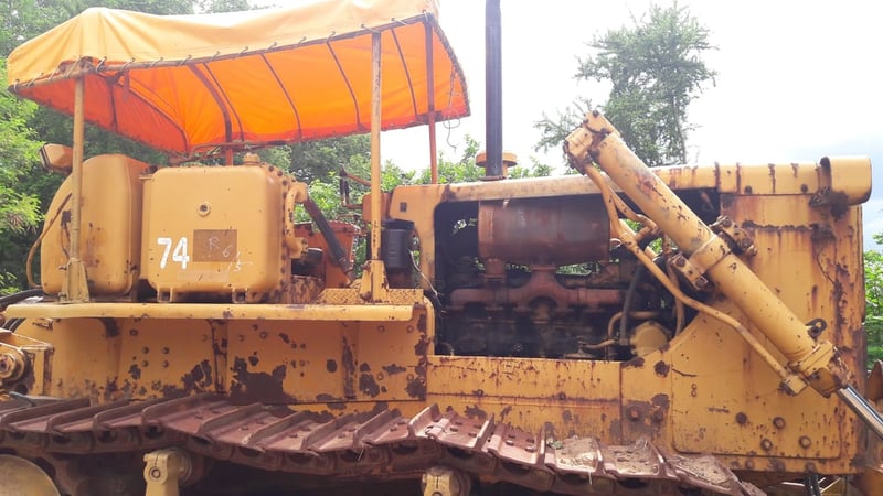 ขายรถดันดิน KOMATSU D85-12 เก่านอก พร้อมใช้งาน ขายรถดันดิน KOMATSU D85-12 เก่านอก พร้อมใช้งาน