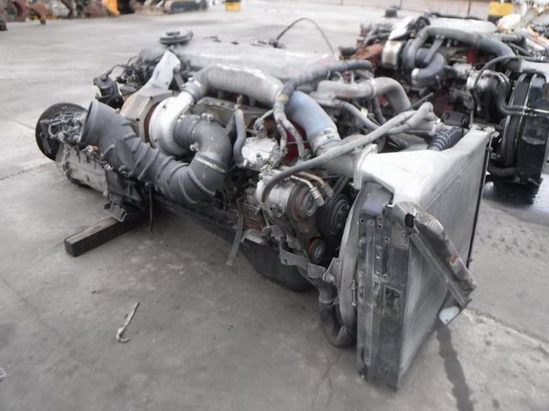 เครื่องยนต์ คอมอลเรล HINO K13C เครื่องยนต์ 6 สูบ 370 แรงม้า พร้อมเกียร์ และอินเตอร์คูลเลอร์ ไม่มีกล่องนะครับ 