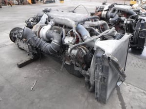 เครื่องยนต์ คอมอลเรล HINO K13C เครื่องยนต์ 6 สูบ 370 แรงม้า พร้อมเกียร์ และอินเตอร์คูลเลอร์ ไม่มีกล่องนะครับ 