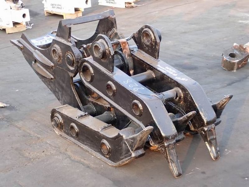 คีบไม้ หนีบไม้ สำหรับรถขุด สลักโต 70 มม. เก่าเมืองนอก