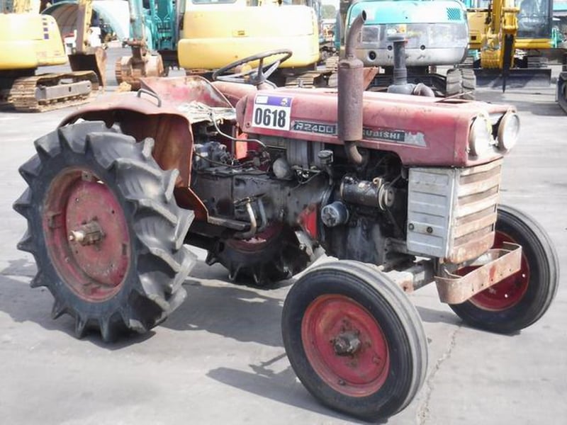 รถไถนา MITSUBISHI รุ่น R2400 และยี่ห้อ YANMAR รุ่นYM1300 รถไถนา MITSUBISHI รุ่น R2400 และยี่ห้อ YANMAR รุ่นYM1300